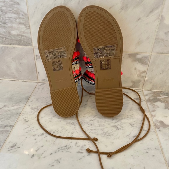 NWOT Forever 21 Pom Pom Lace Up Sandals - Picture 5 of 6